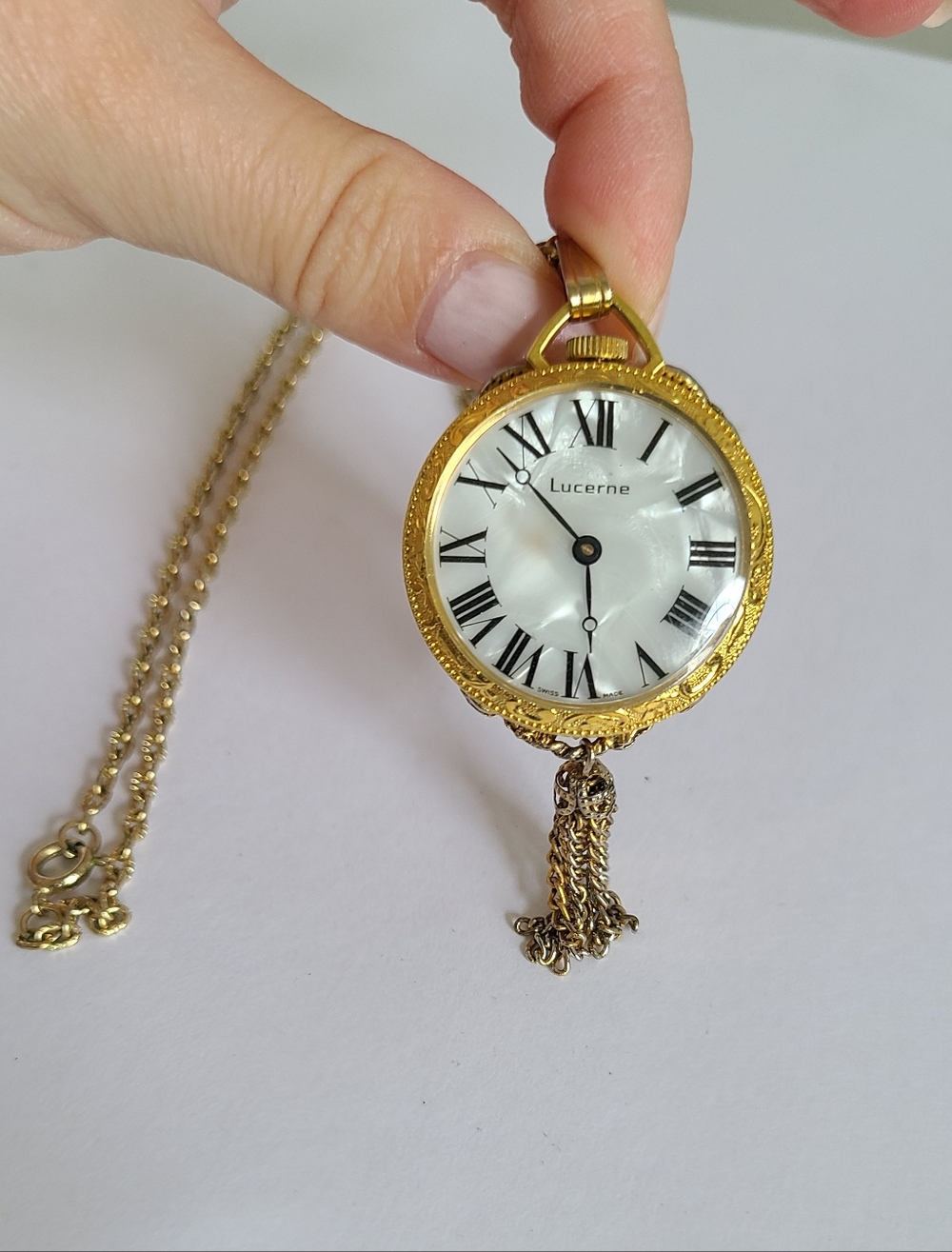Vintage Lucerne Gold Pearl Reversible Cameo Rope Chain Manual Watch Necklace